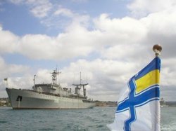 Крымский кризис - брат у ворот: Вечером 6 марта над входом в Запорожский облсовет вывешен флаг ВМФ Украины!
