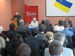 Выборы президента Украины 2014: В Запорожье городской УДАР поддержал Петра Порошенко!